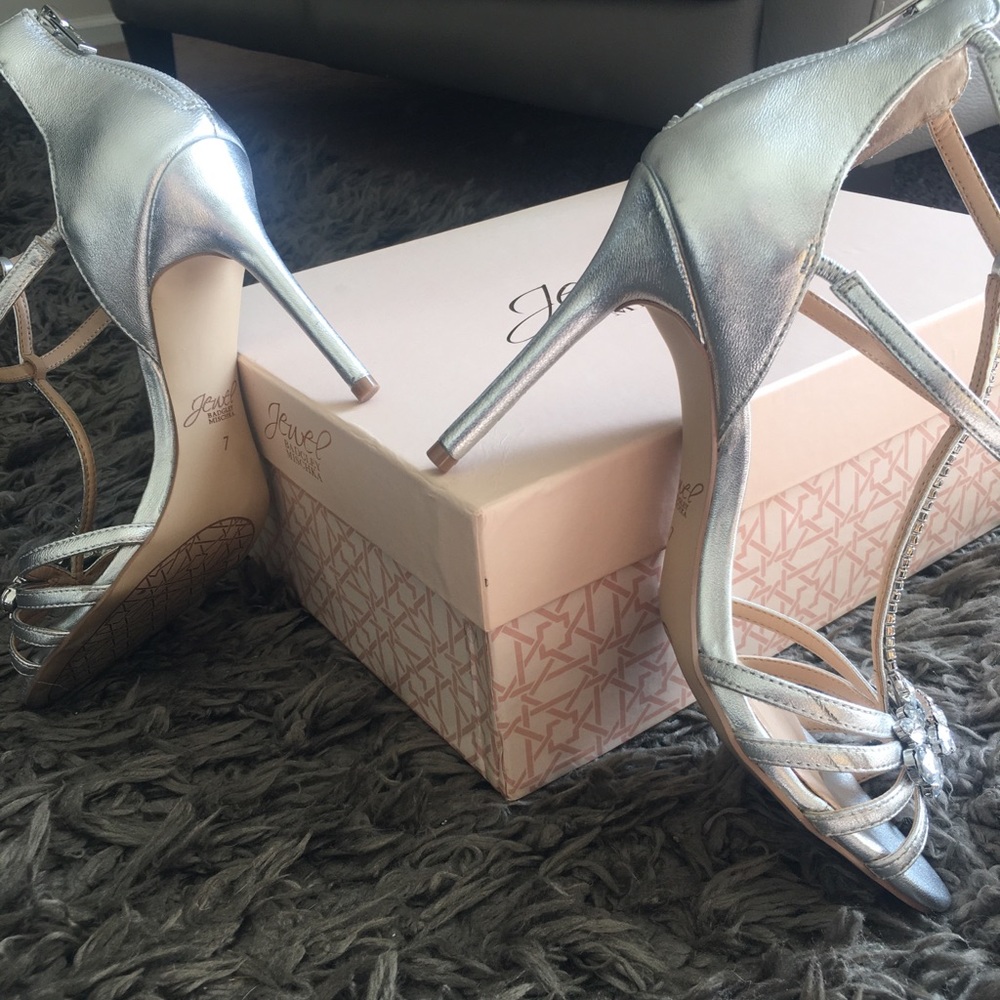 Shoes - Picture 6 of 9